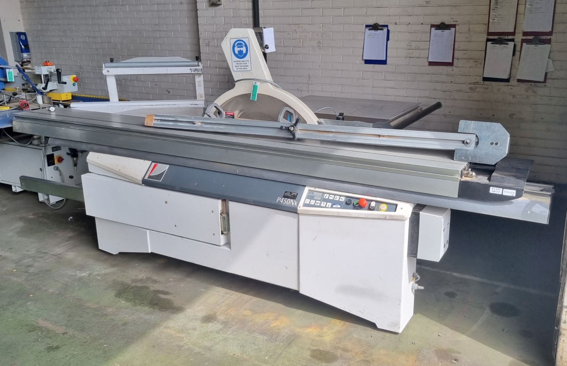 Paoloni P450Nx heavy duty panel saw with tilting table - YOM 09 - serial 23418 - 50hz - 415v 3 ph - Image 2 of 8