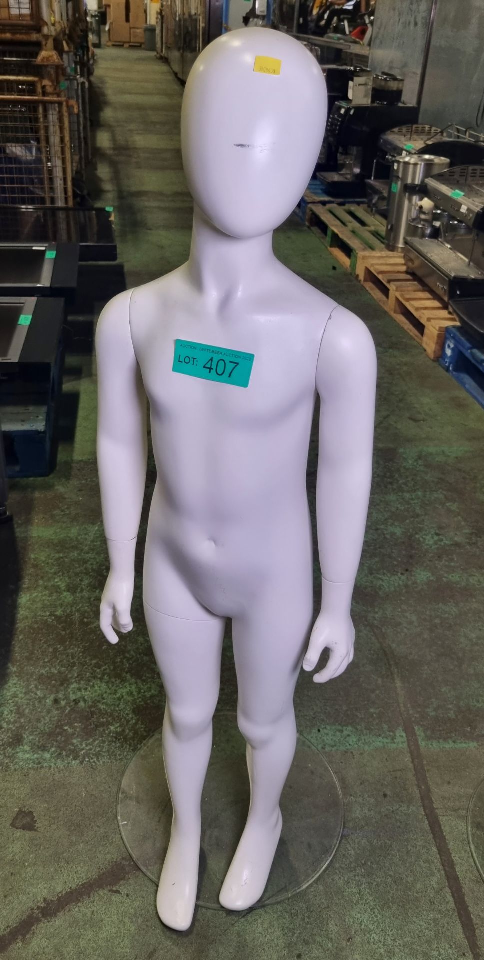 Mannequin - standing child