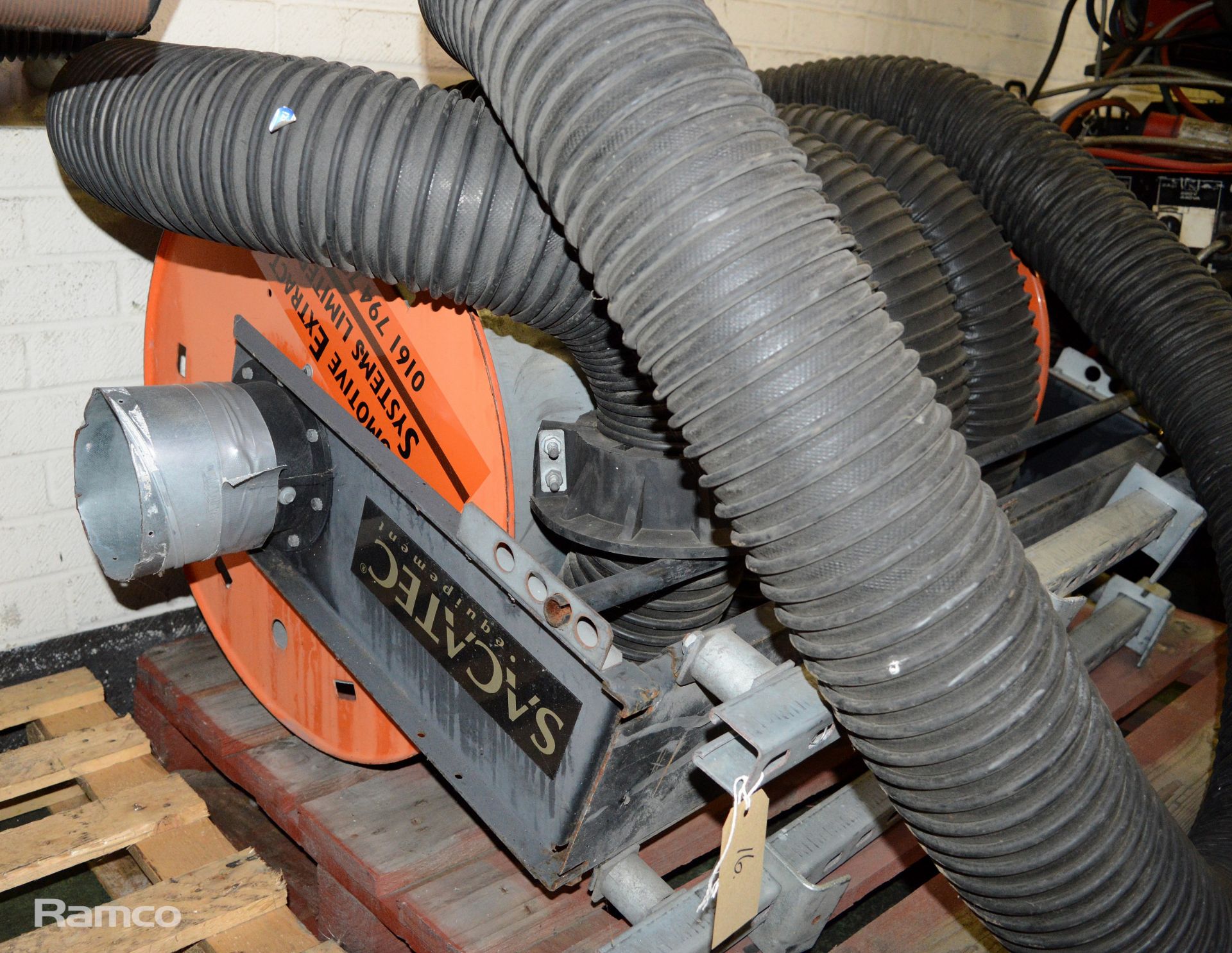 Sacatec exhaust extraction reel with hosing - Image 4 of 4