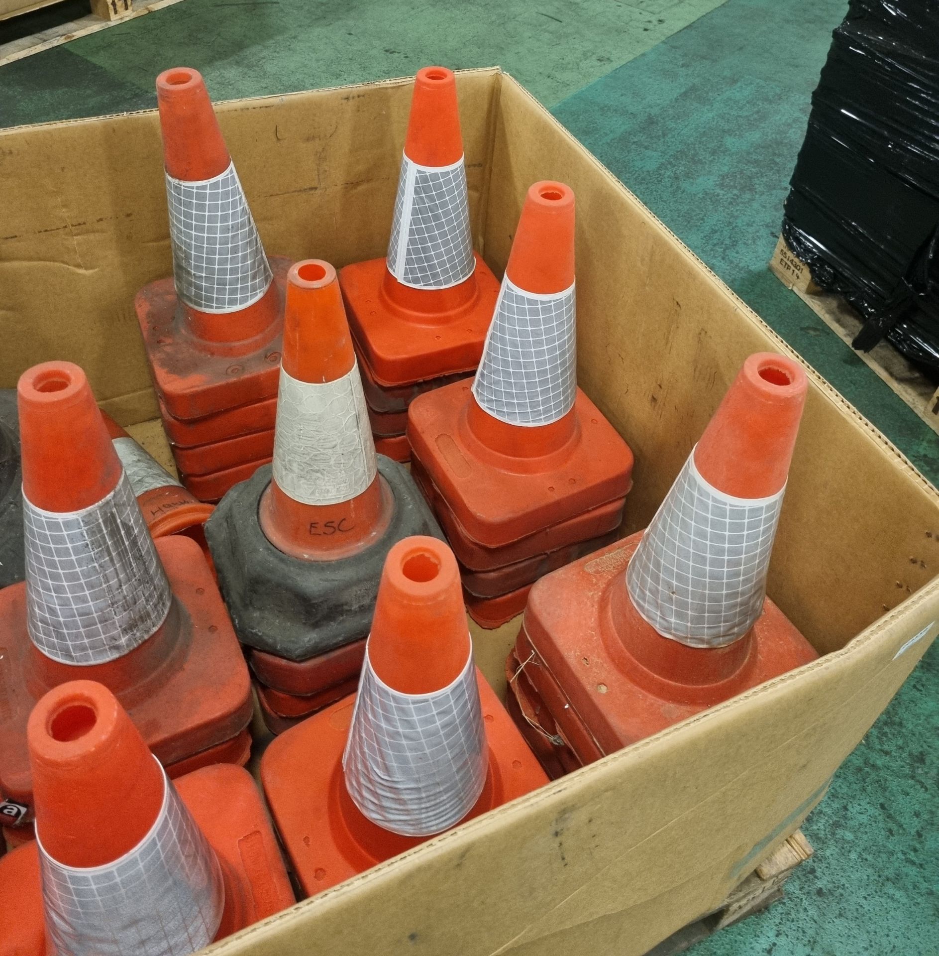 46x Assorted traffic cones - Image 5 of 5
