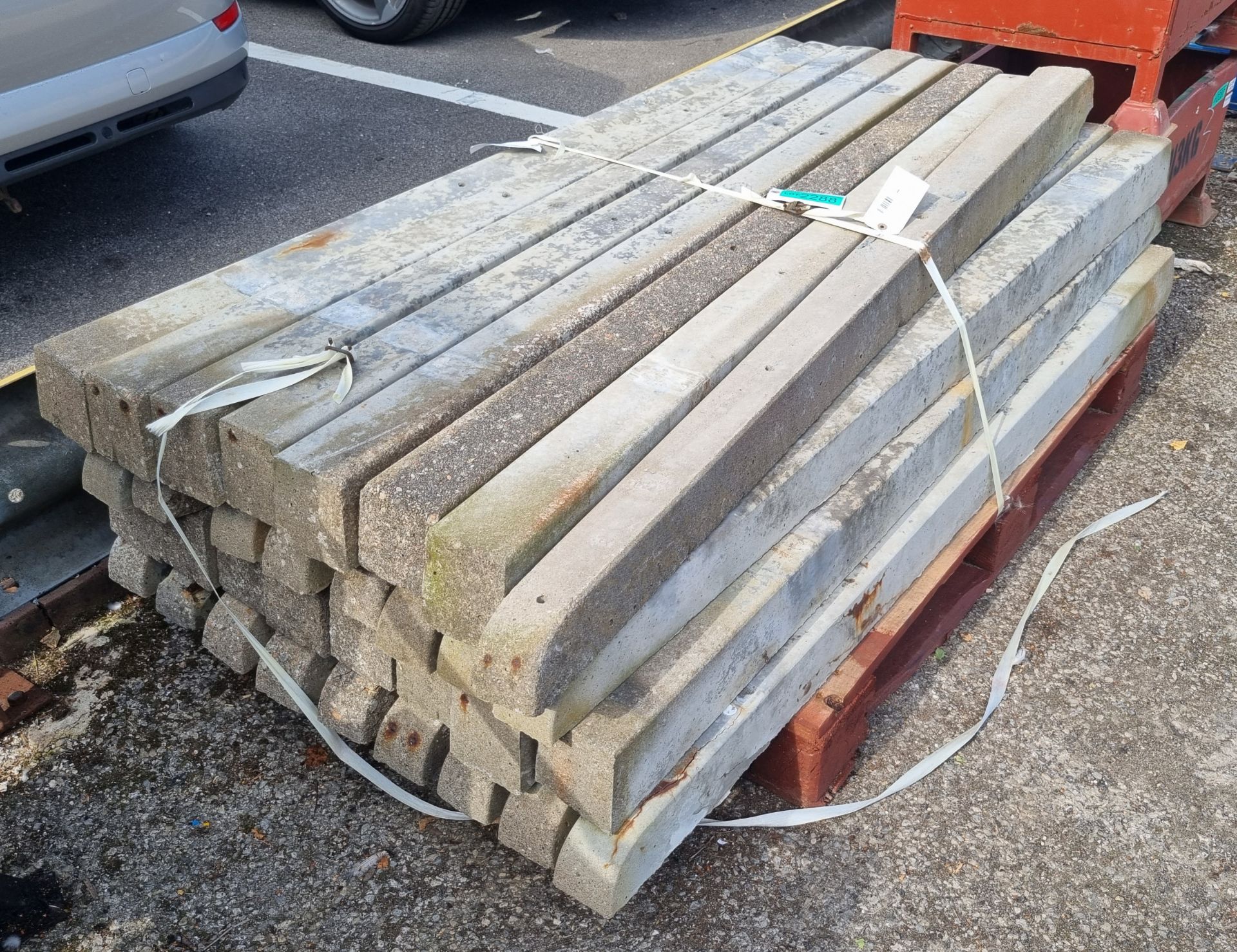 33x Concrete Posts - L10 x W10 x H157cm - Image 3 of 3