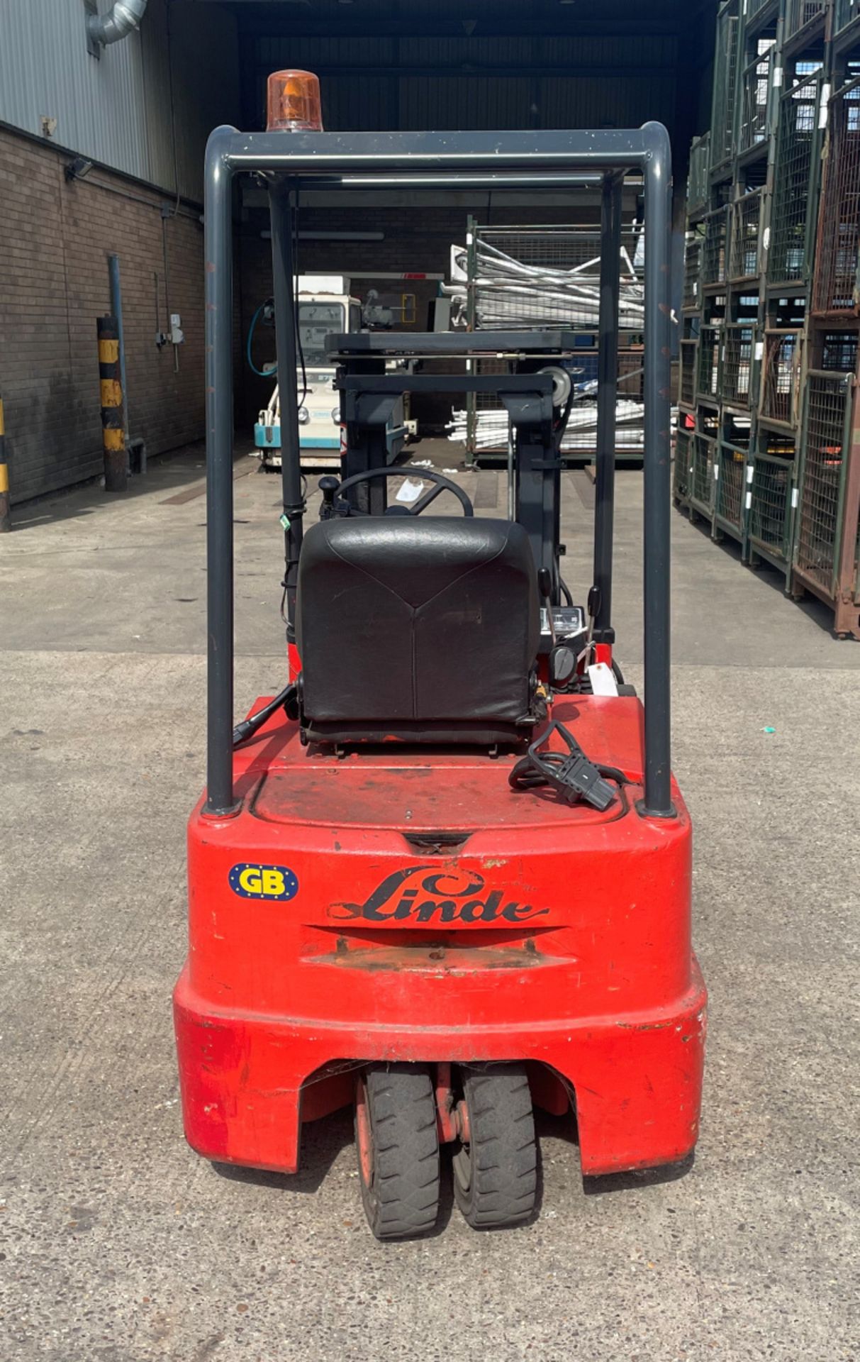 Linde AG E15 electric forklift - 1.5T - deadweight 2880 kg - 1954 hours used - no charger - Image 2 of 16