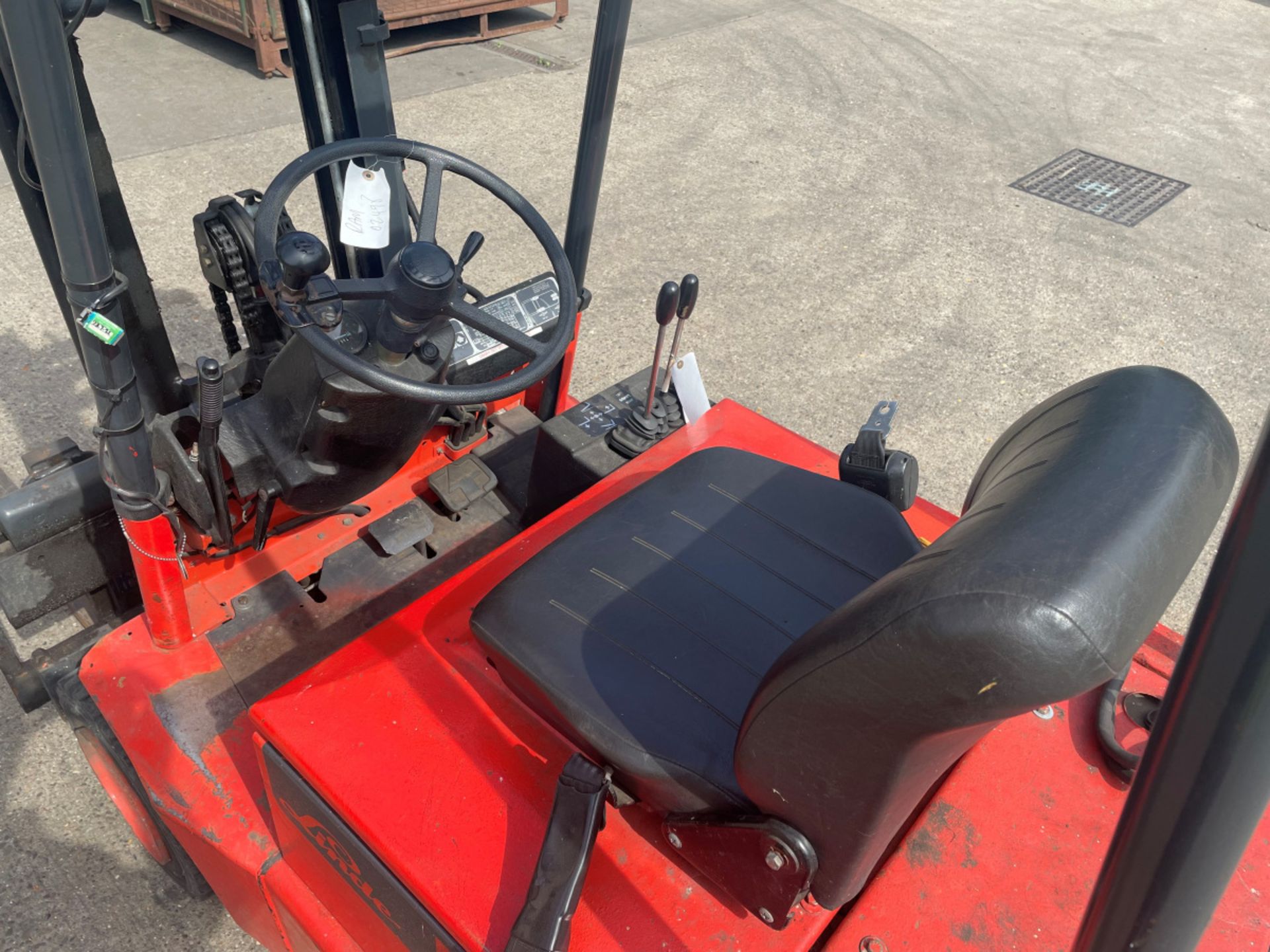 Linde AG E15 electric forklift - 1.5T - deadweight 2880 kg - 1954 hours used - no charger - Image 9 of 16