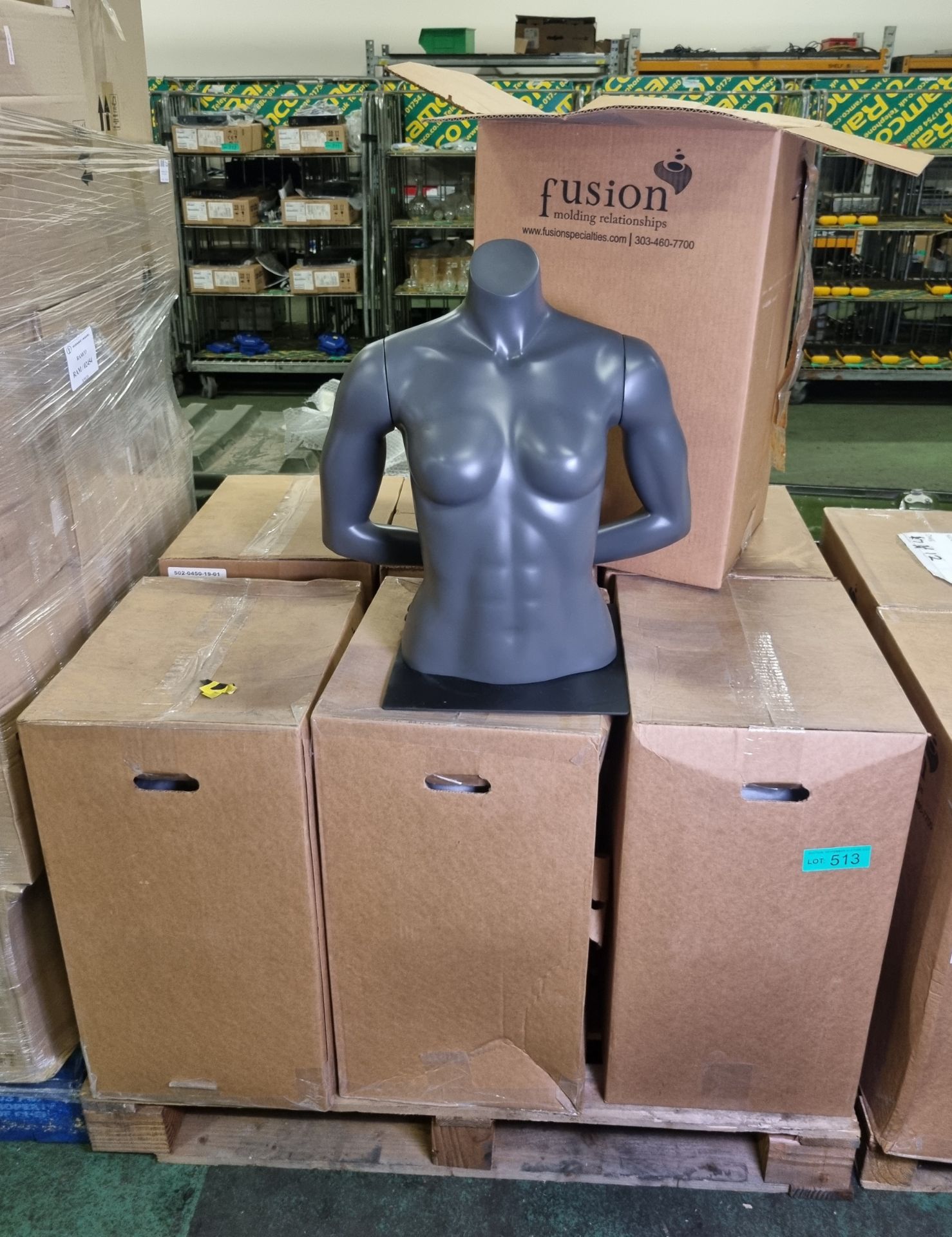 7x Mannequins - female bust