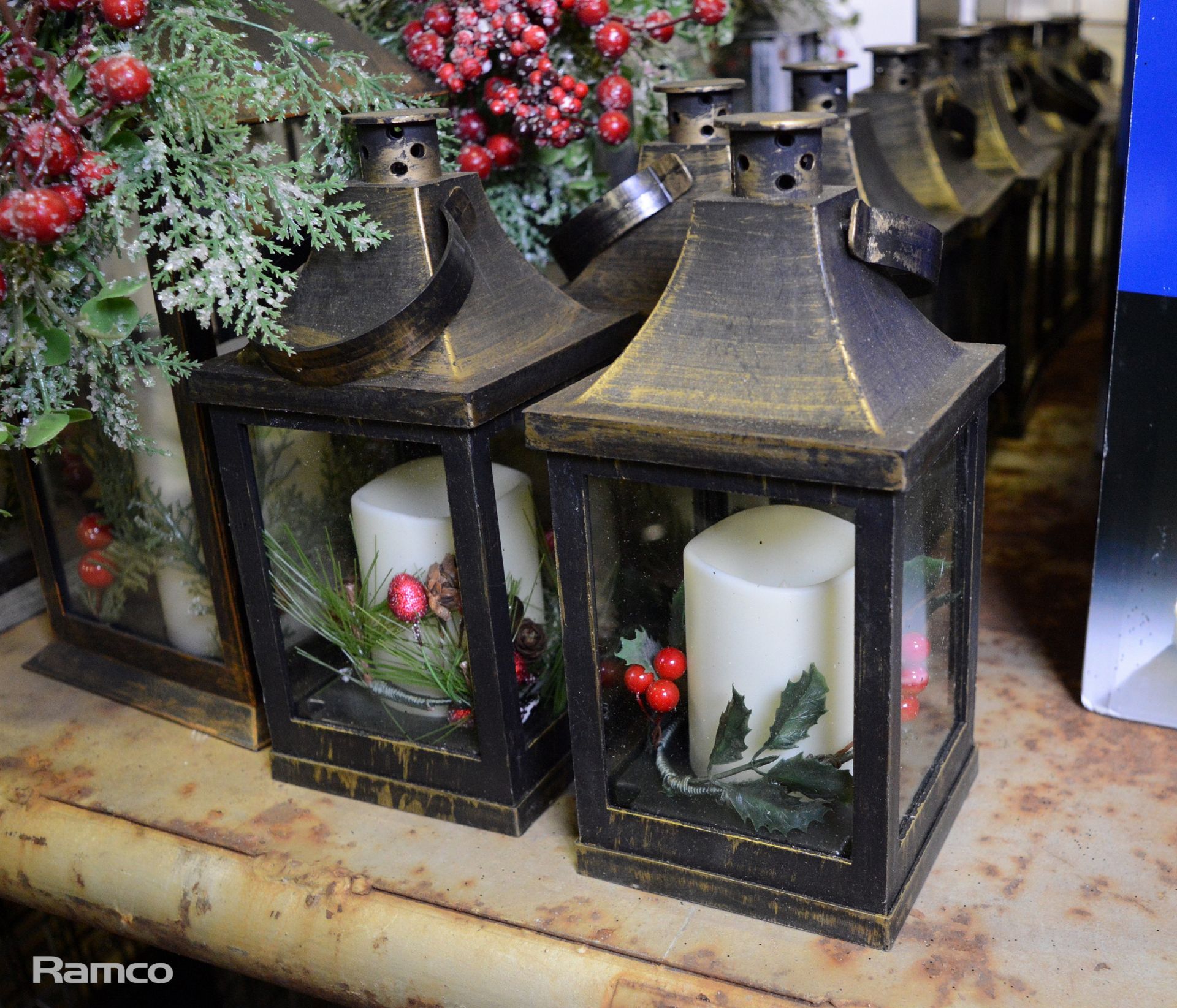 Assorted decorative items xmas lanterns, lit parcel ,bowel, box - Image 3 of 7