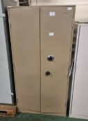 Mark 4 monofoil Double door combination cabinet - 1050 x 500 x 1600