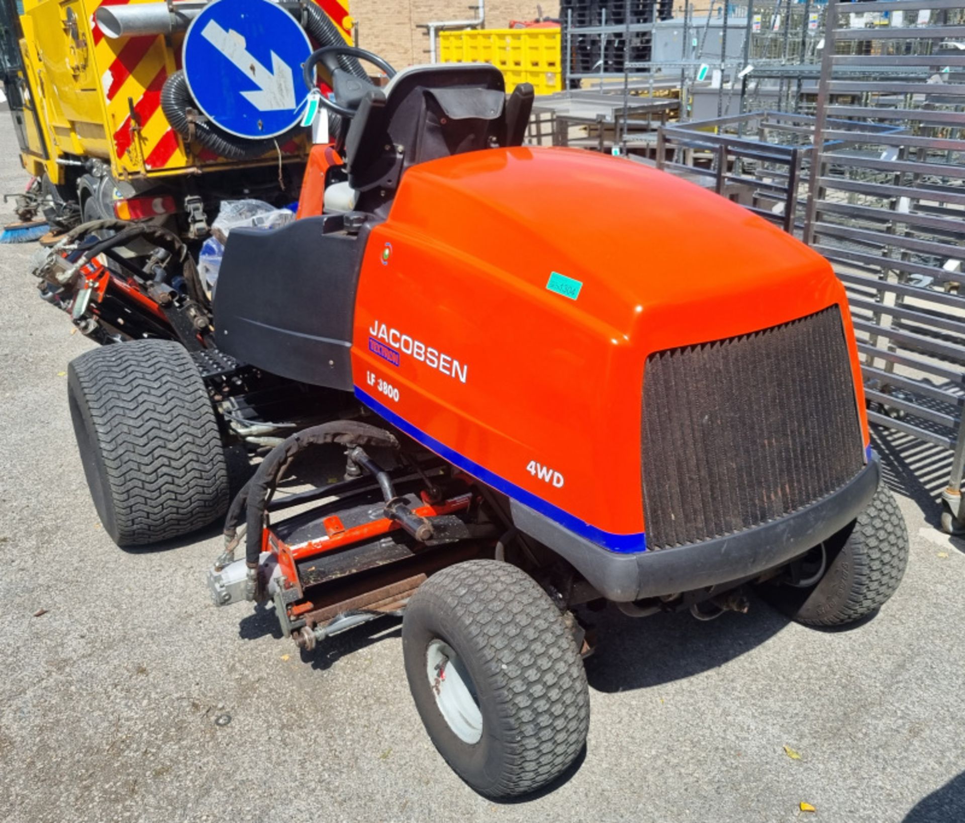 Jacobsen Textron LF3800 Ride on Mower - 4WD - V15 05 Kubota engine - 4086 hours - Image 3 of 13