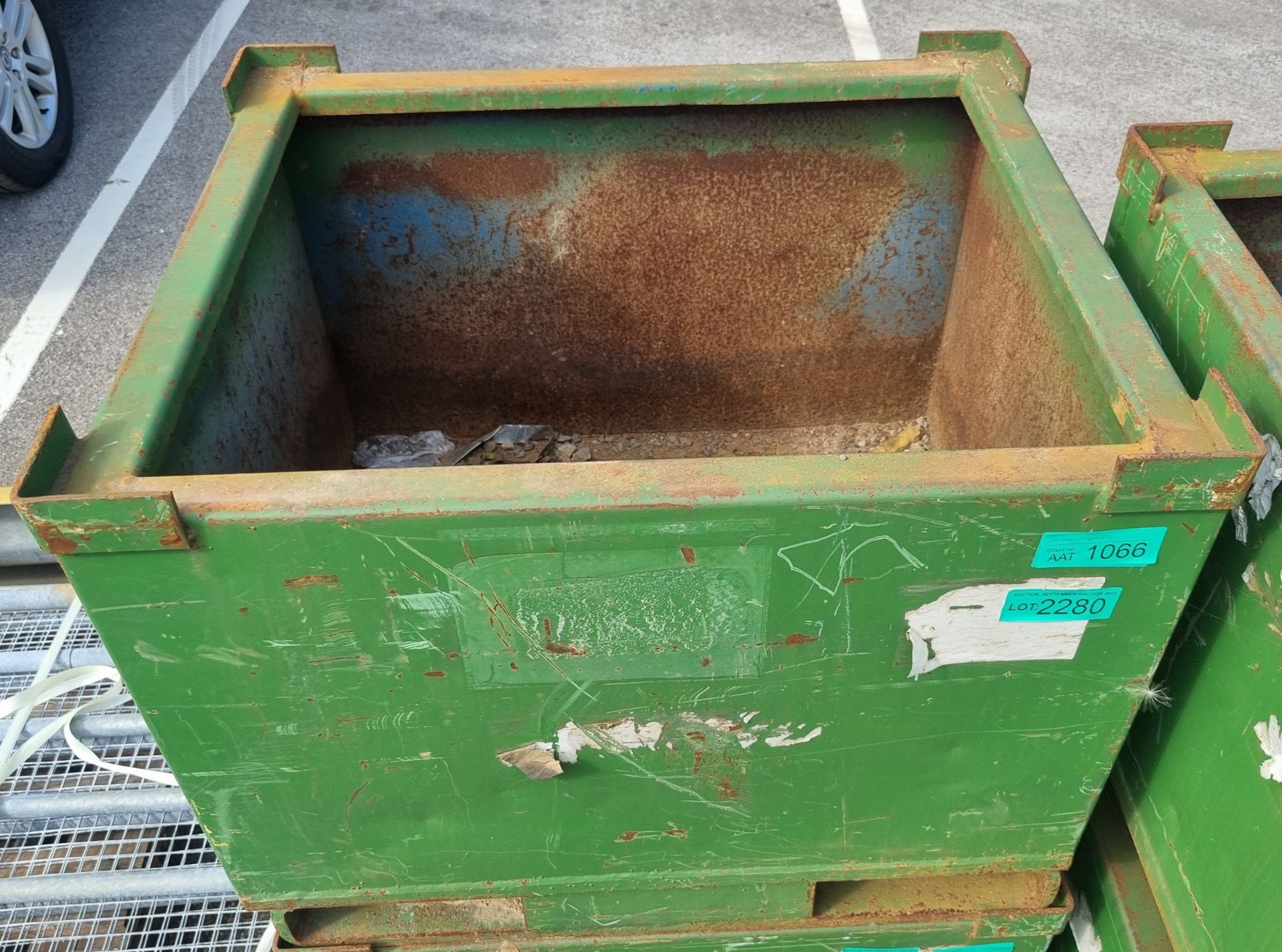 Green Box Stillage 835 x 710 x 615 - Image 2 of 2