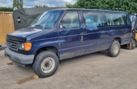 2003 Ford E350 Minibus - Automatic - 157075km - FOR SPARES OR REPAIRS - L590 x W210 x H205cm