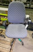 Adjustable rotary desk chair L64 x W64 x H120cm