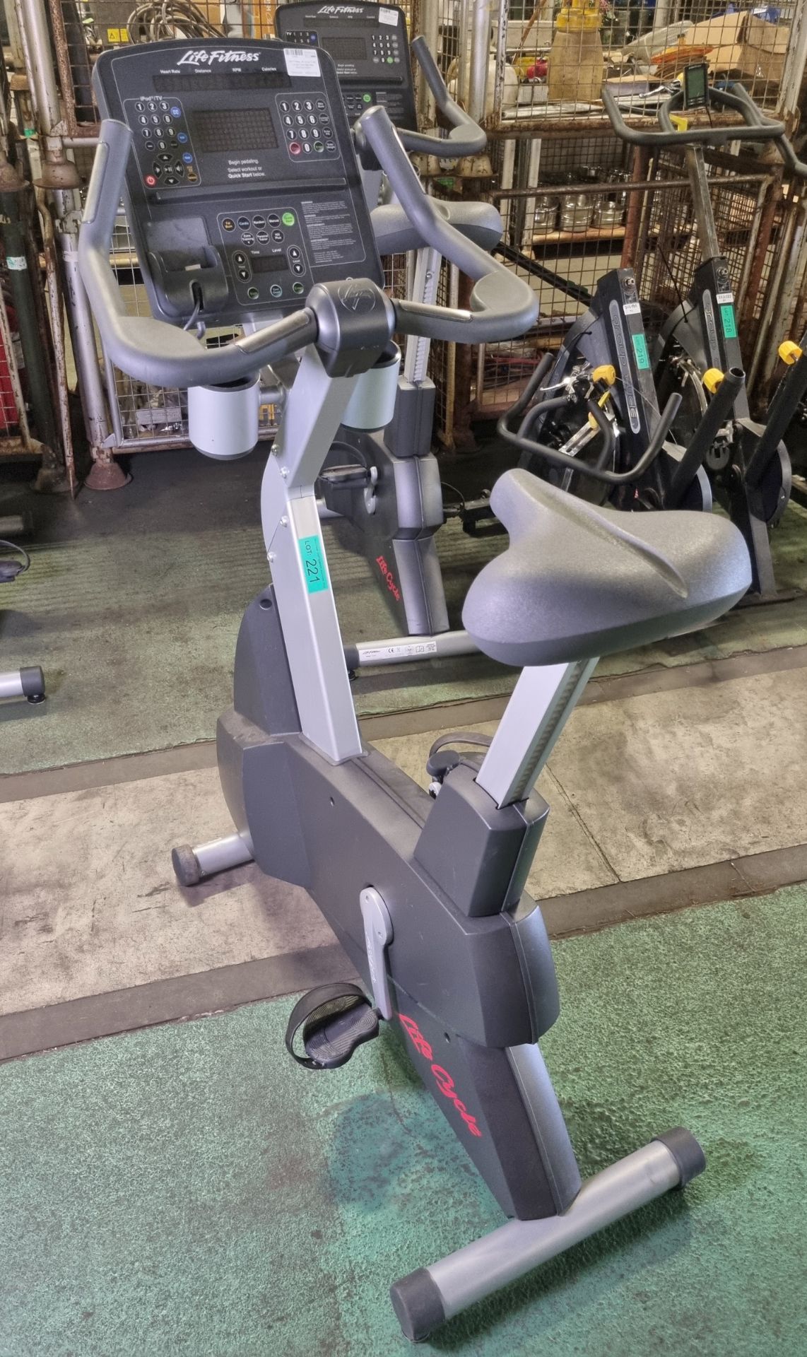 Life Fitness Life Cycle CLSC Upright Exercise Bike 60 x 140 x 150cm - Image 2 of 5