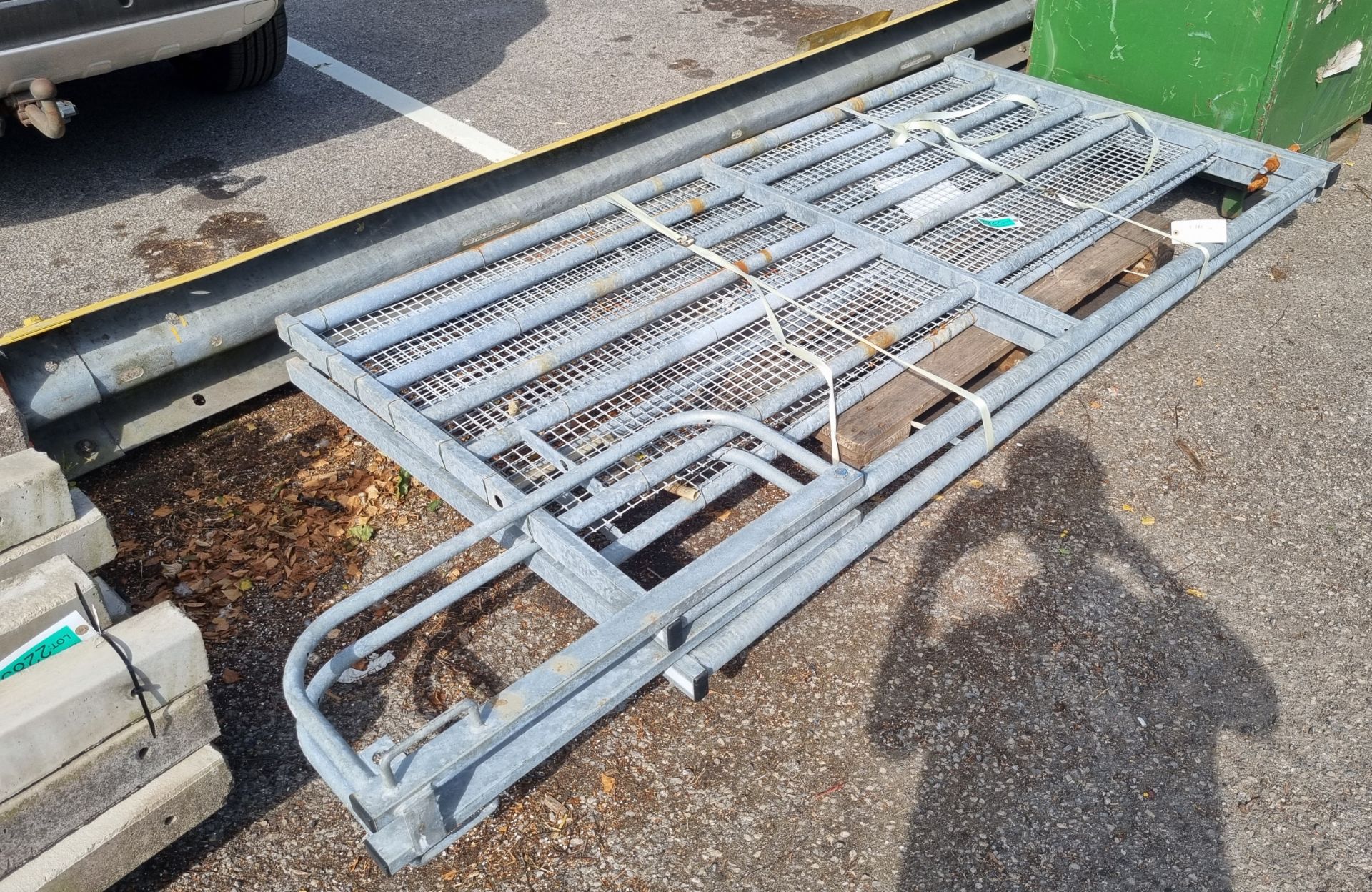 2x Galvanised metal field entrance gate L260-215 x W10-2 x H115-115 - Image 2 of 2