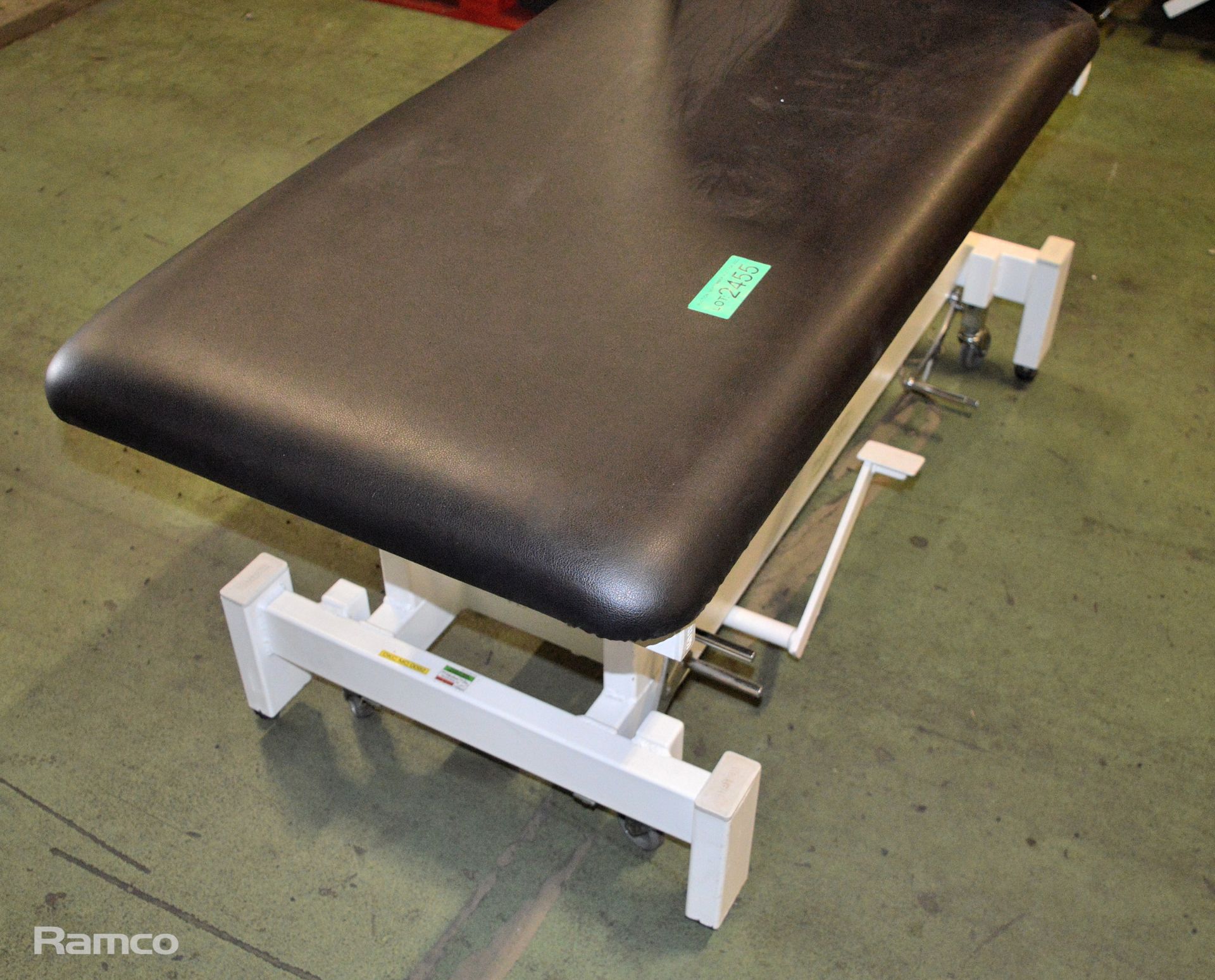 Physio-Med Cushioned Massage Table - Image 3 of 6