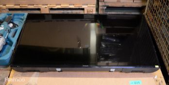 Panasonic TX-49ES400B LCD colour tv with wall mount bracket