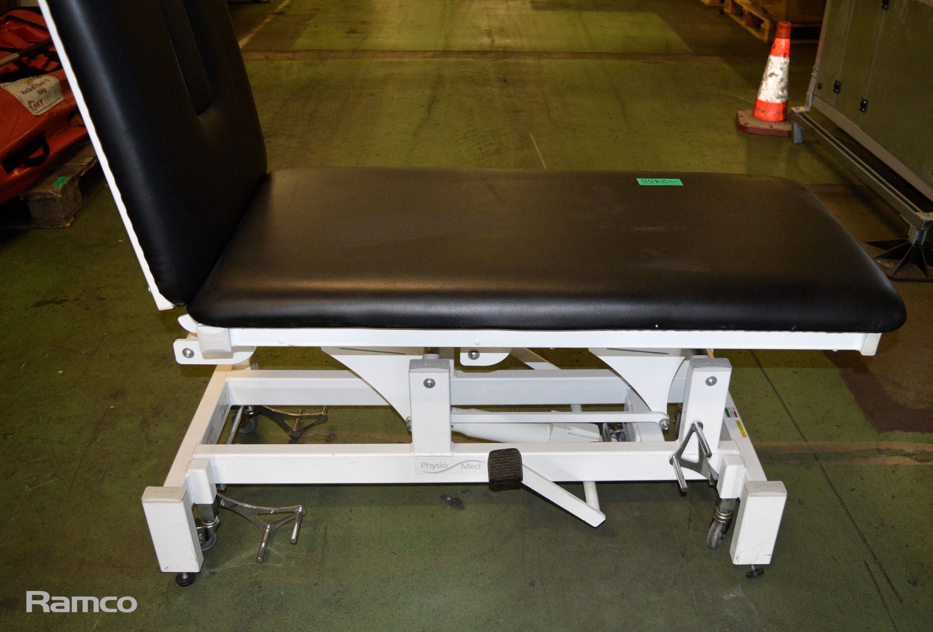 Physio-Med Cushioned Massage Table - Image 4 of 6