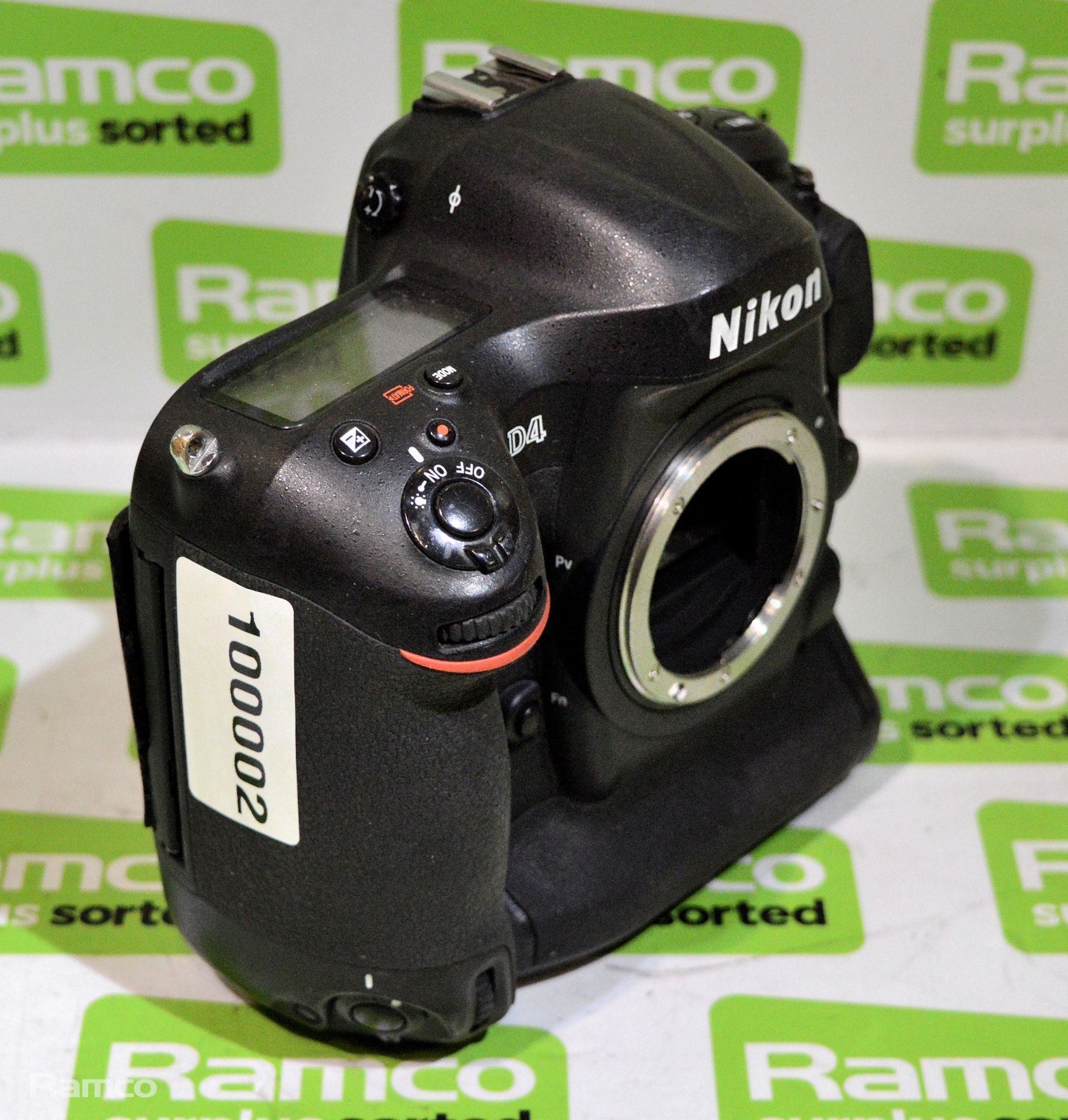 Nikon D4 digital SLR camera body, no battery - Image 2 of 7