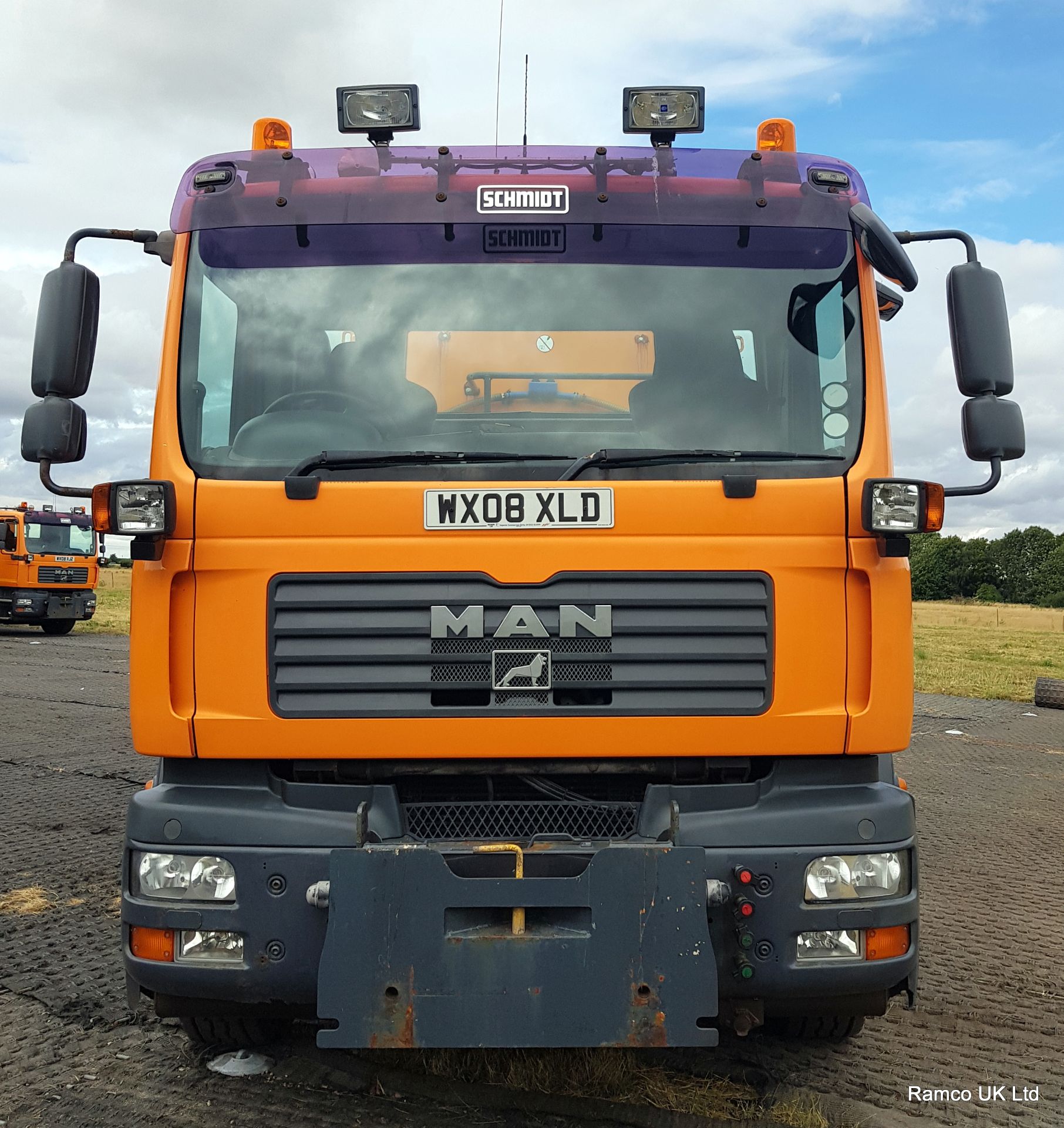 2008 (reg WX08 XLD) MAN TGM 26.330 6x4 with Schmidt Stratos 9m3 pre-wet gritter mount. - Image 8 of 24