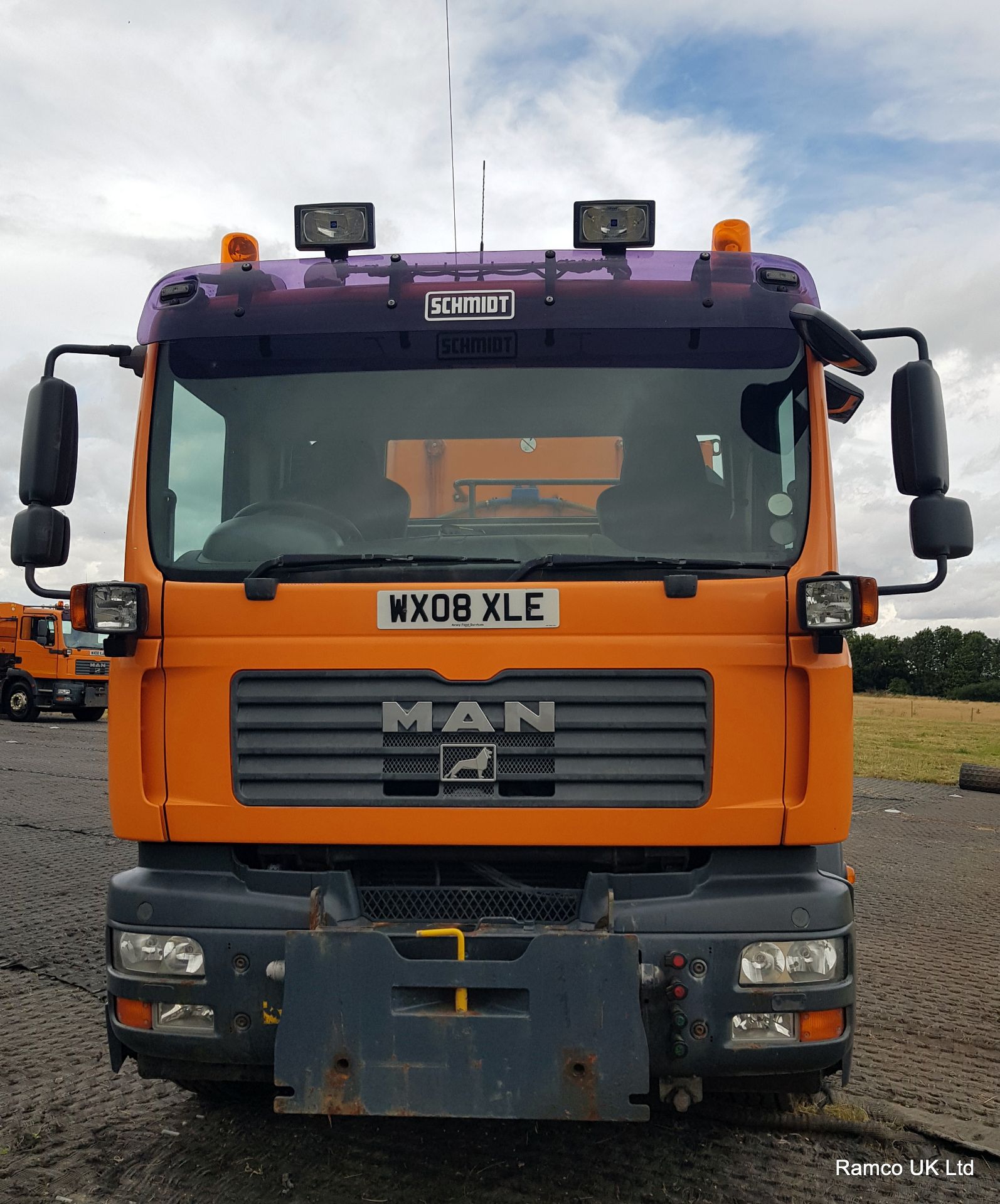 2008 (reg WX08 XLE) MAN TGM 26.330 6x4 with Schmidt Stratos 9m3 pre-wet gritter mount. - Image 8 of 22