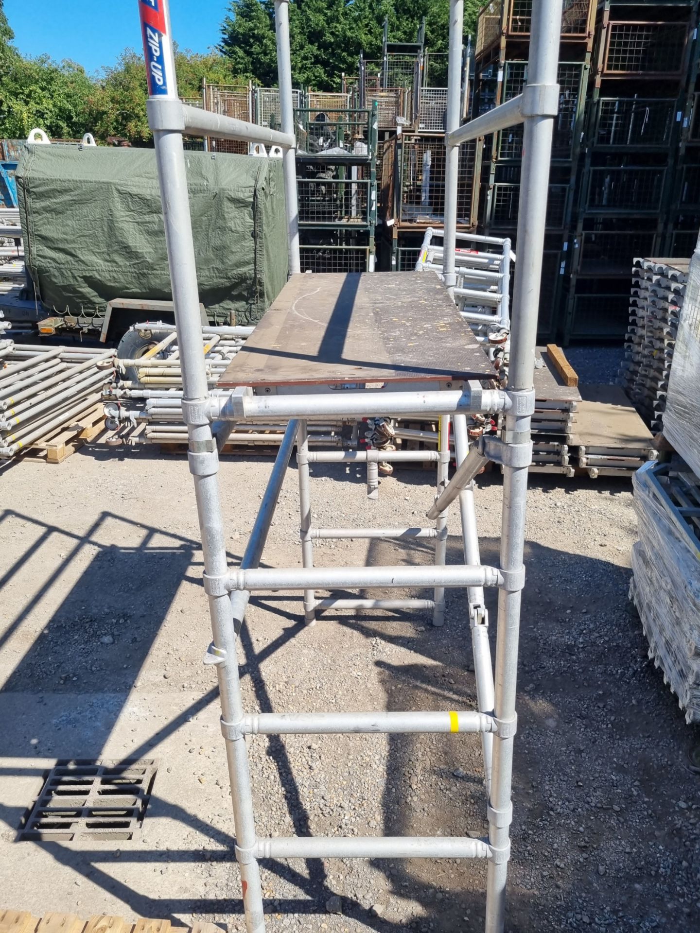 Scaffolding Tower Consisting of - Instant zip-up Scaffold tower platform L200 x W61 x H8.5cm, Instan - Image 5 of 5