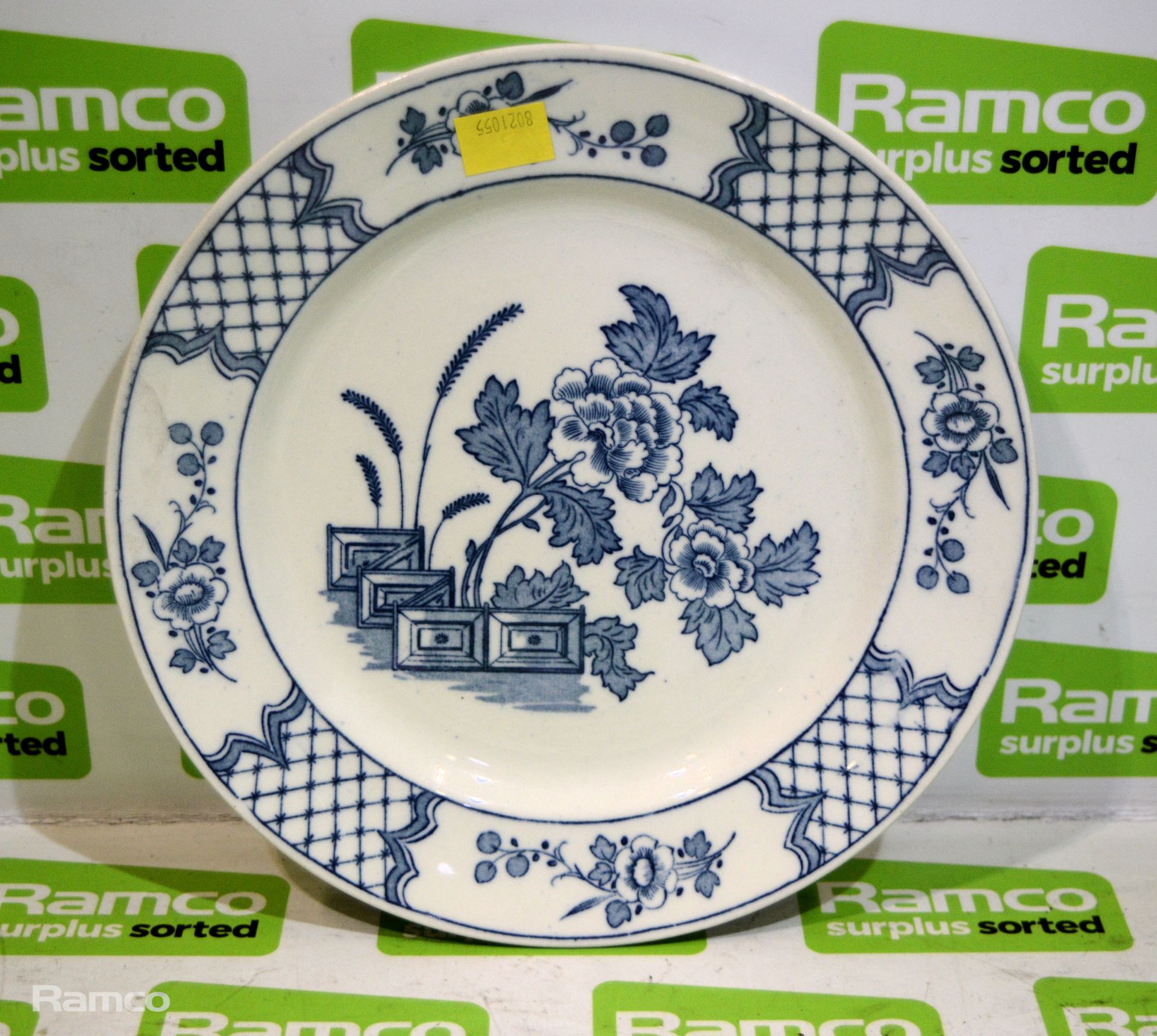 Decorative plates & dishes, 7x Decorative plates, Withernsea decorative vase - Image 8 of 12