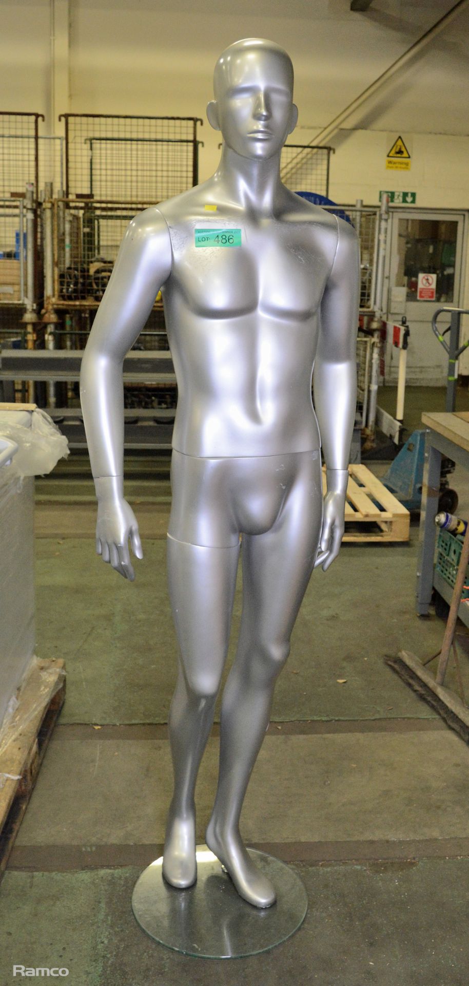 Mannequin - male standing