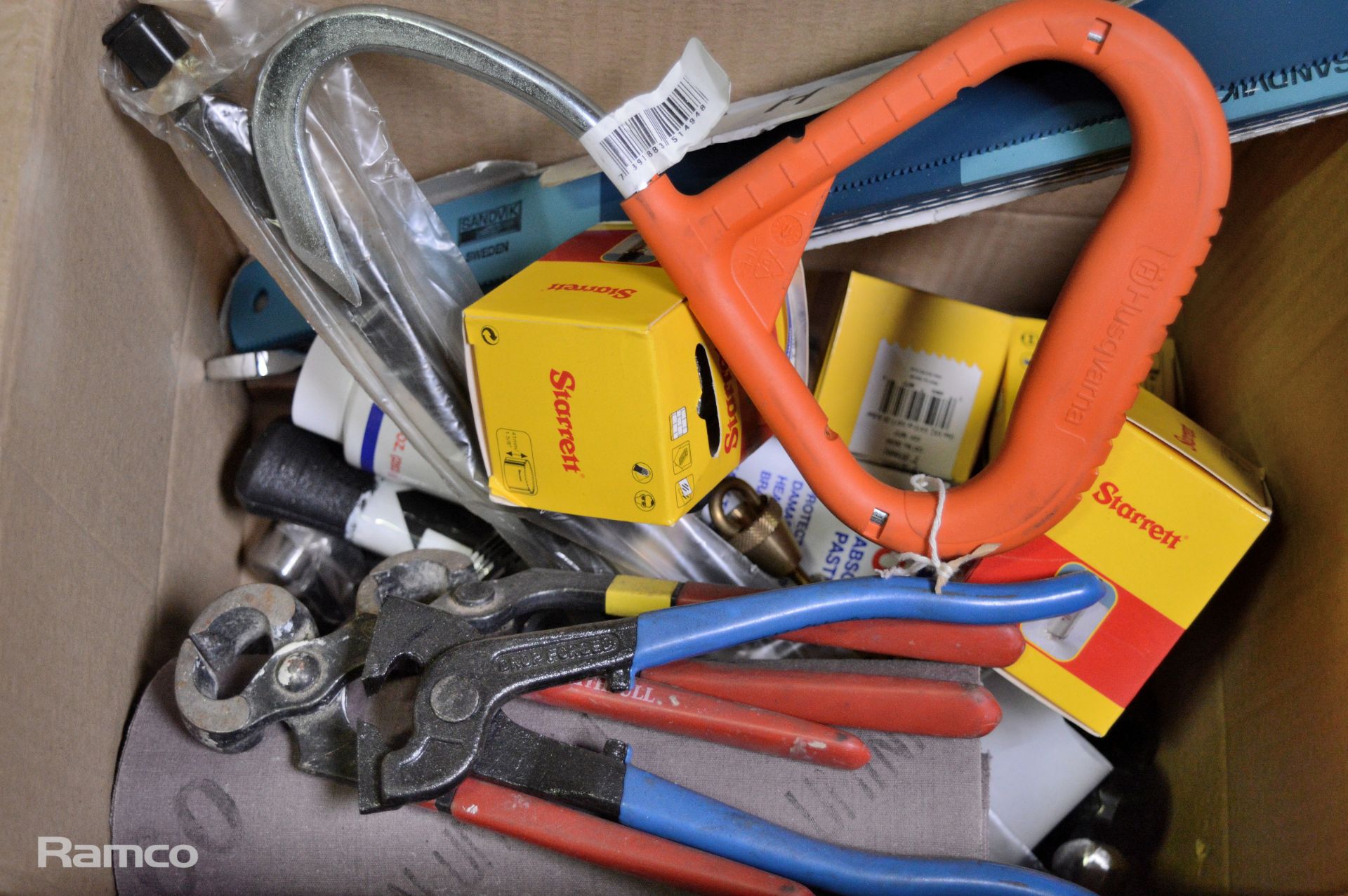 Hand tools to include, hammer, saw blades & snips - Image 5 of 5