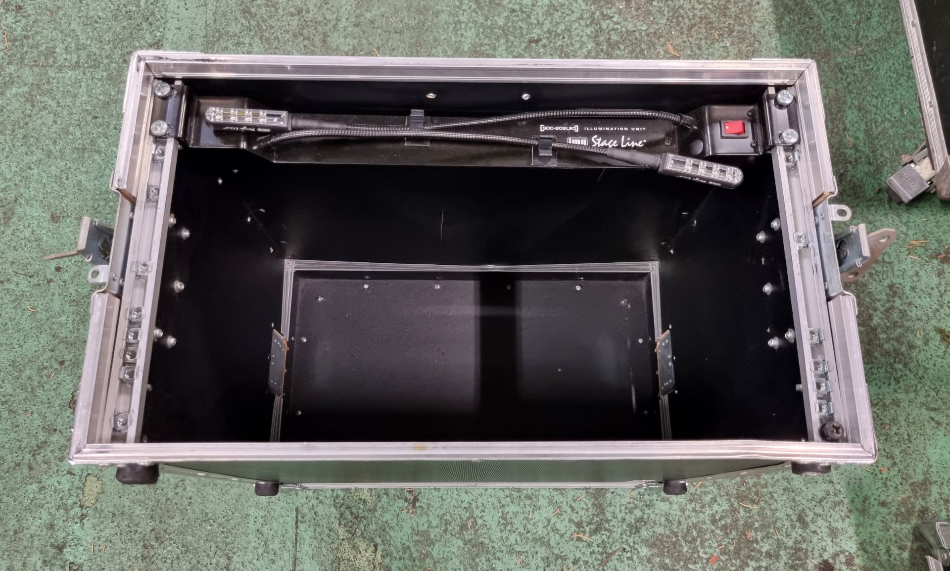 5 Star Flight case L64 x W51 x H30cm - Image 3 of 3