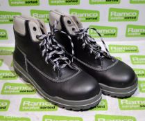 Uxex workwear boots size 7