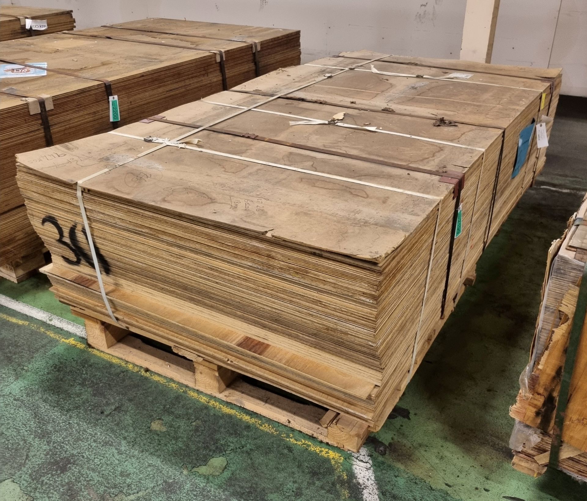 Pallet of 9mm Class 2 plywood - 8x4ft (244x122cm) - 58 sheets - Image 2 of 3