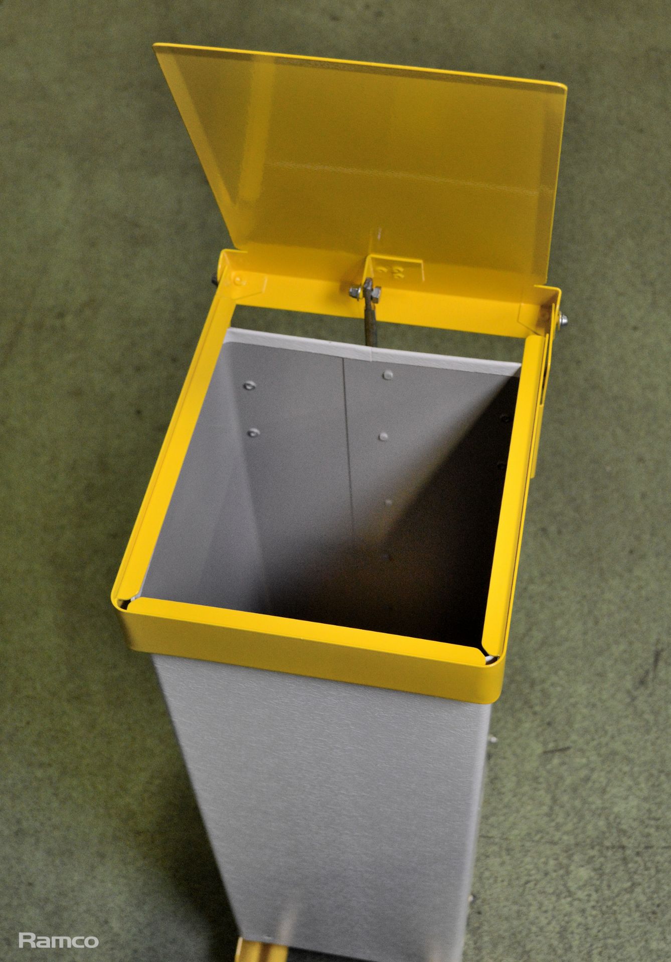 Wybone yellow metal fire retardant bin 18 ltr - Image 2 of 3