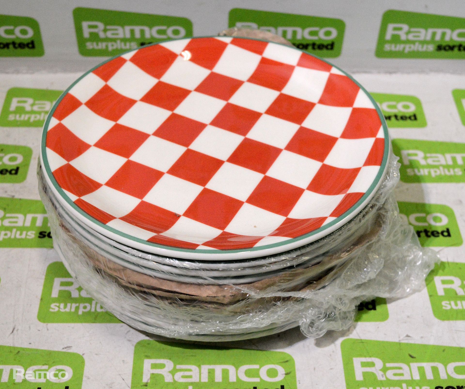 9x Boxes of 12 red check/green rim coupe plates 20.25cm/8" diameter - Image 2 of 2