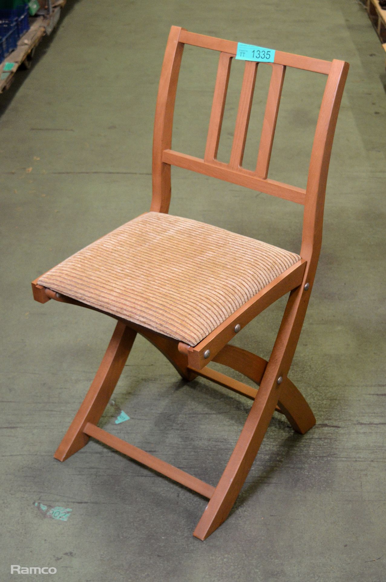 4x chairs, 2x fold away (emergency) chairs - Image 2 of 6