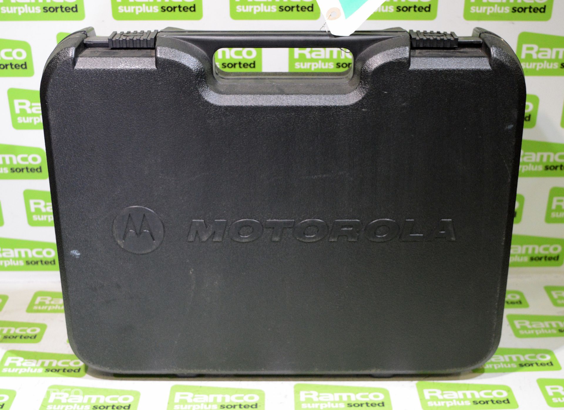 Motorola handheld radios - with chargers - see pictures - AS SPARES OR REPAIRS - Image 9 of 11