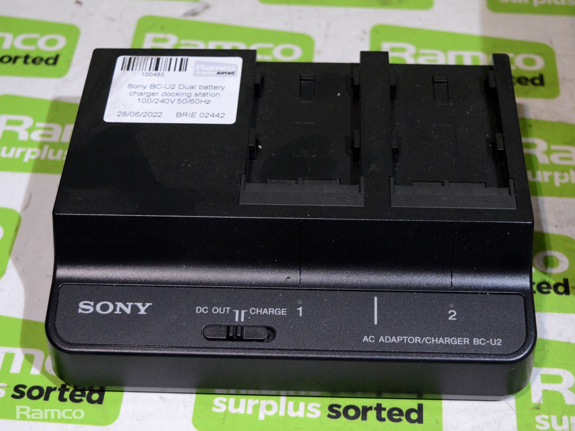 Sony BC-U2 Dual battery charger docking station 100/240V 50/60Hz - Image 2 of 3