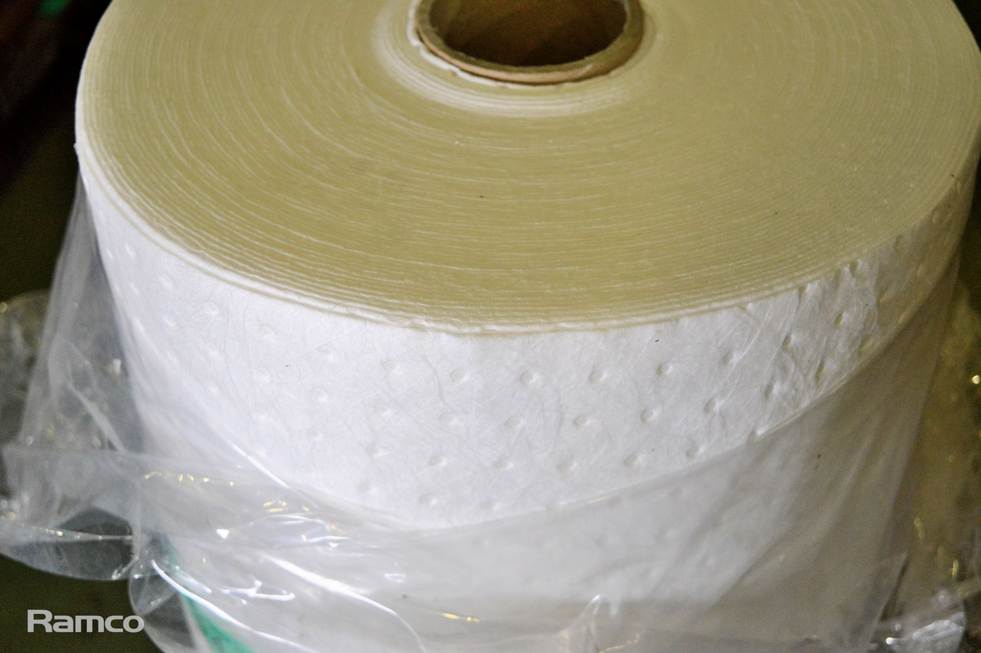 Absorbent roll - 1M x approx 45M - Image 2 of 2