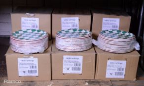 9x Boxes of 12 green check/red rim coupe plates 20.25cm/8" diameter