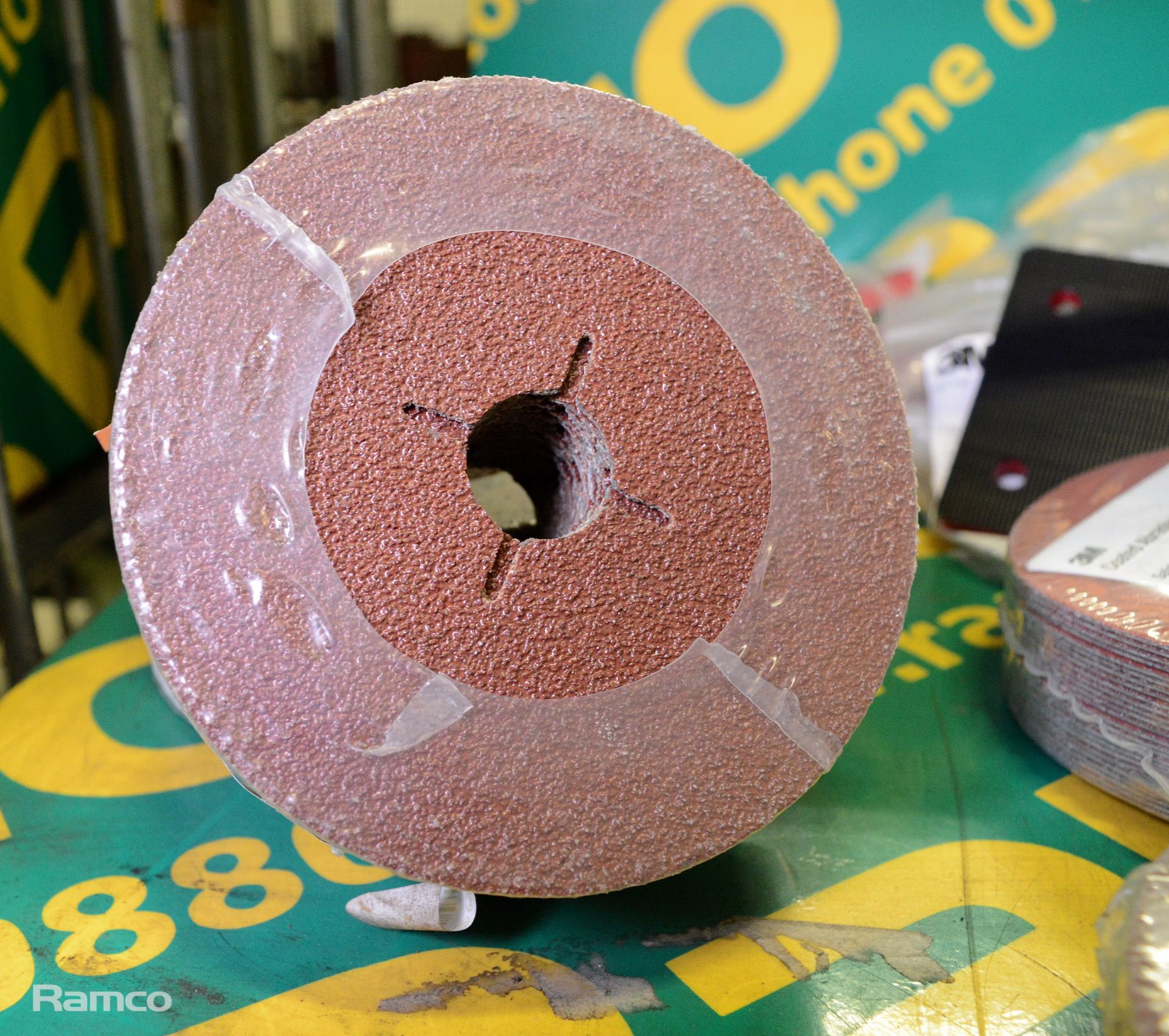 Various grinding / abrasive discs - Image 2 of 10