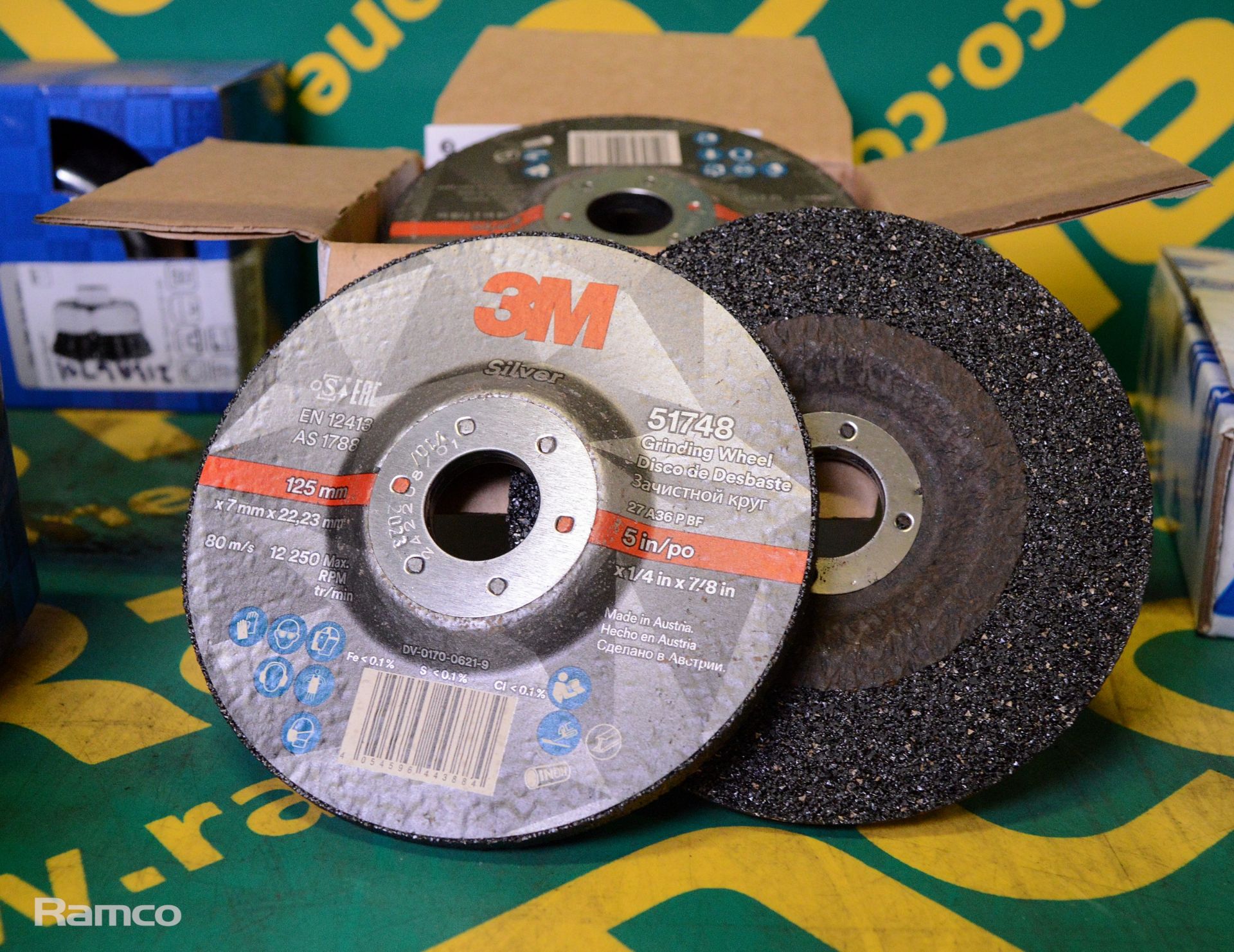 Grinding discs, wire brushes - Image 3 of 8