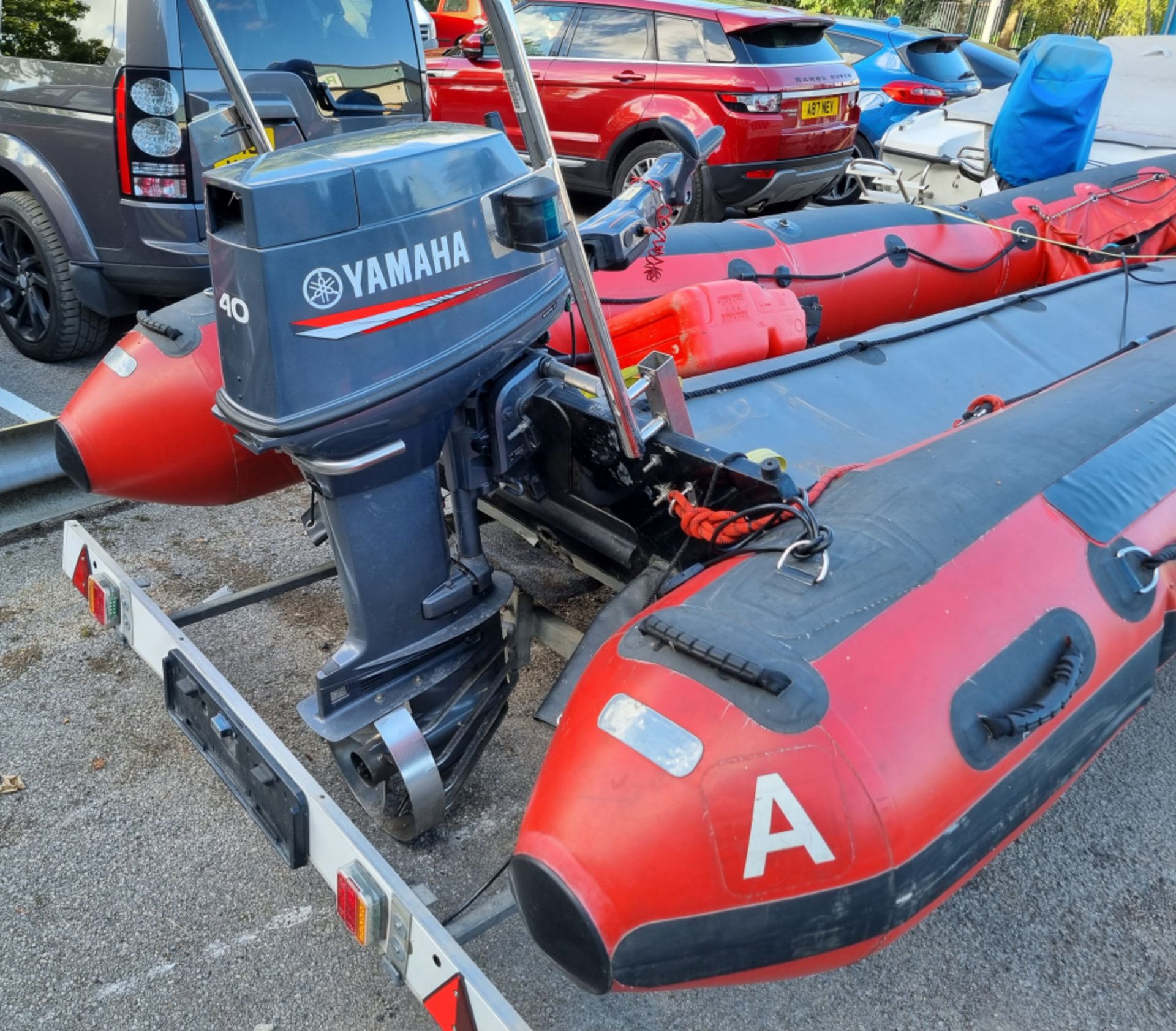 SIT Resqcraft 5000 with Yamaha 40HP outboard motor - 86.19 hours & trailer - Image 4 of 10