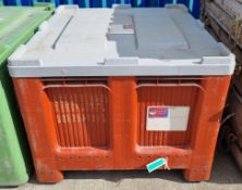 Plastic storage bin & lid - L120 x W100 x H83cm - red