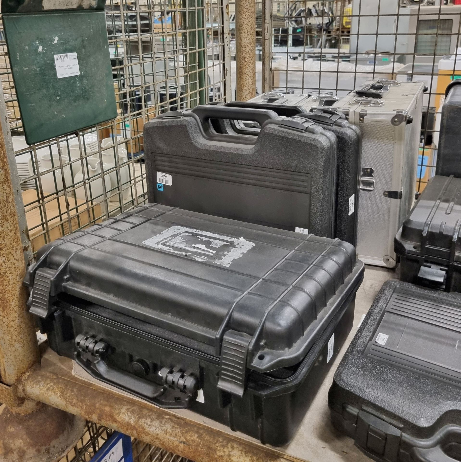 11x Handheld flight cases in various sizes - Image 4 of 5