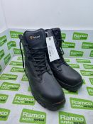 Goliath DLPM1256 Leather Work Boots Pair - Size: EU 44, UK 10 - 25x30x20cm