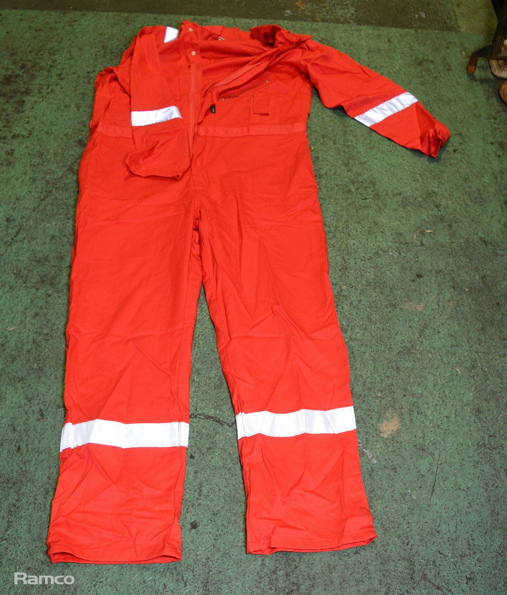 Hi-Vis workwear trousers, Small padded envelopes - Image 5 of 6
