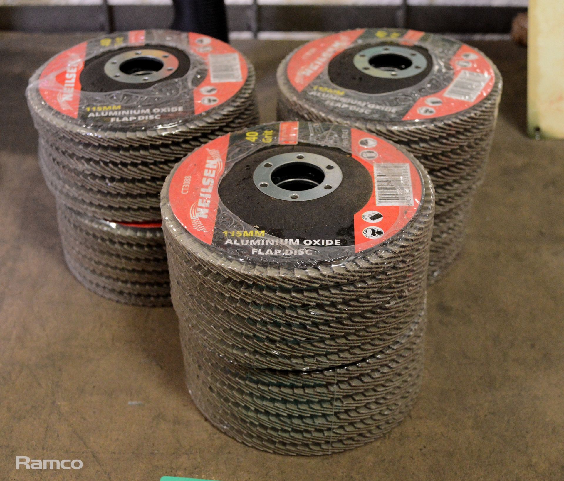 Neilsen 40 grit aluminium oxide flap discs - 6 per pack - 6 packs