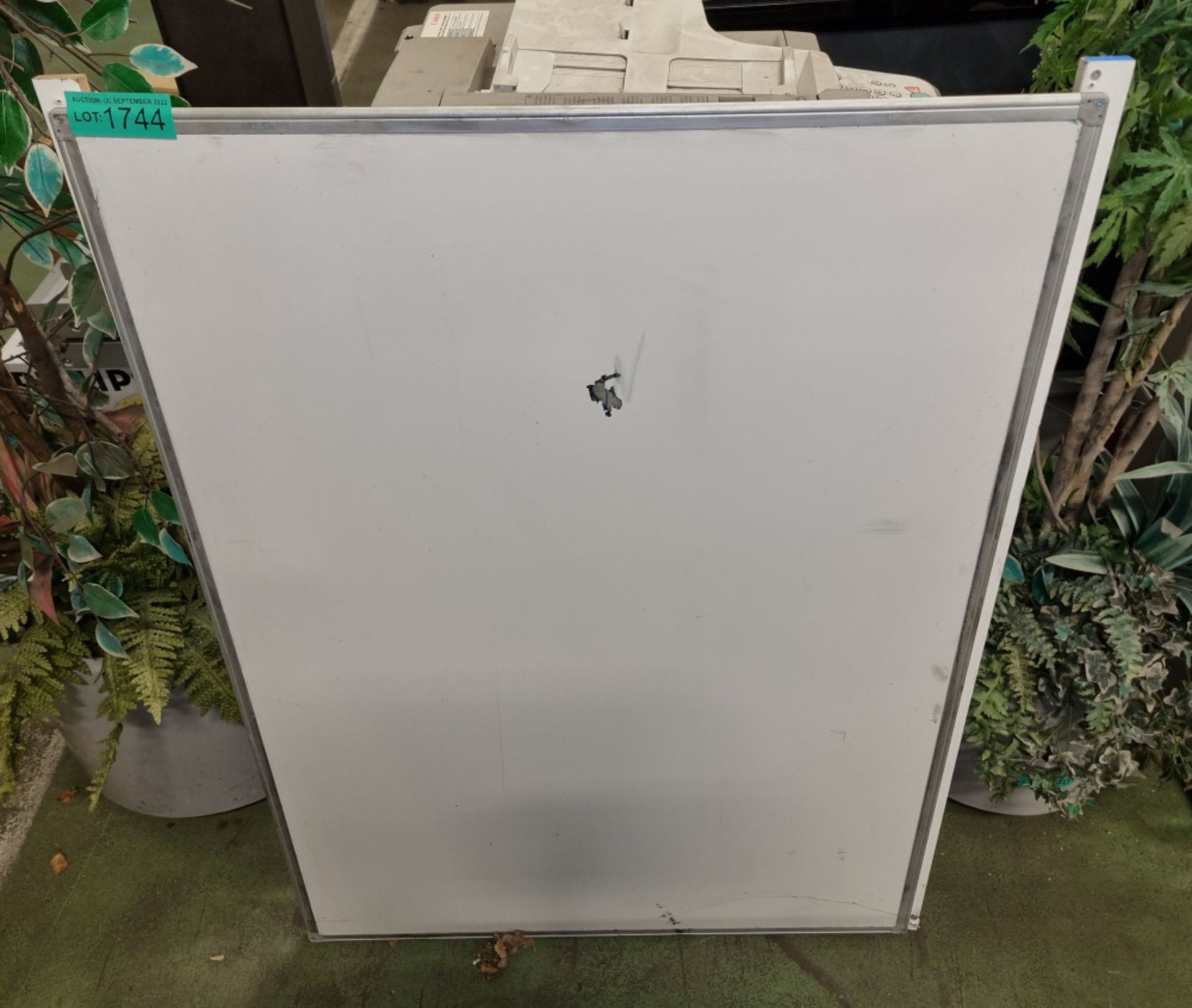 White board - 1200 x 900mm