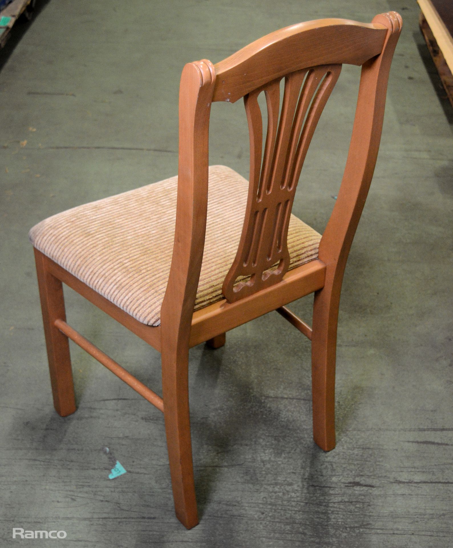 4x chairs, 2x fold away (emergency) chairs - Image 6 of 6