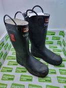 Firefighter 4000 Rubber Wellington Boots Pair - Size: EU 44, UK 10 - 25x30x40cm