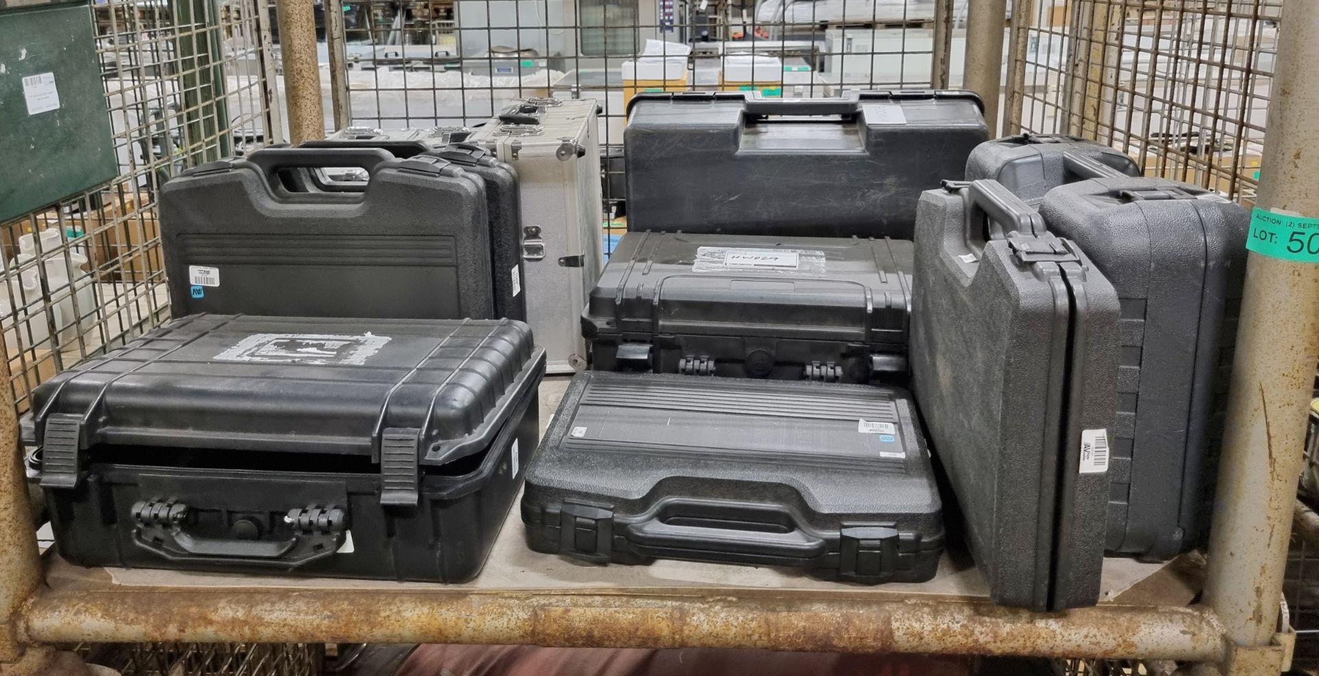 11x Handheld flight cases in various sizes - Image 2 of 5