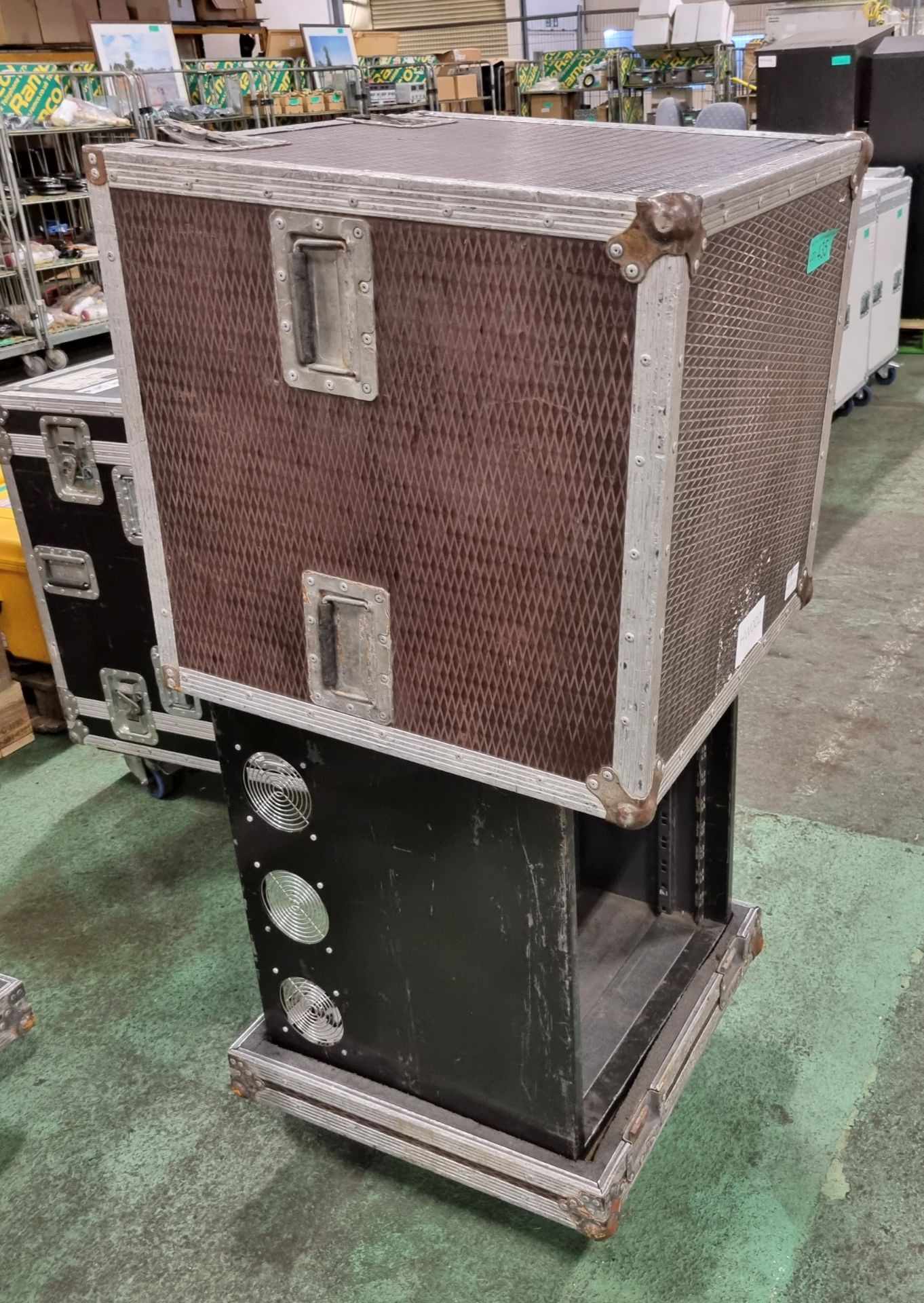 Flight case with internal racking L63 x W61 x H83cm - Image 2 of 4