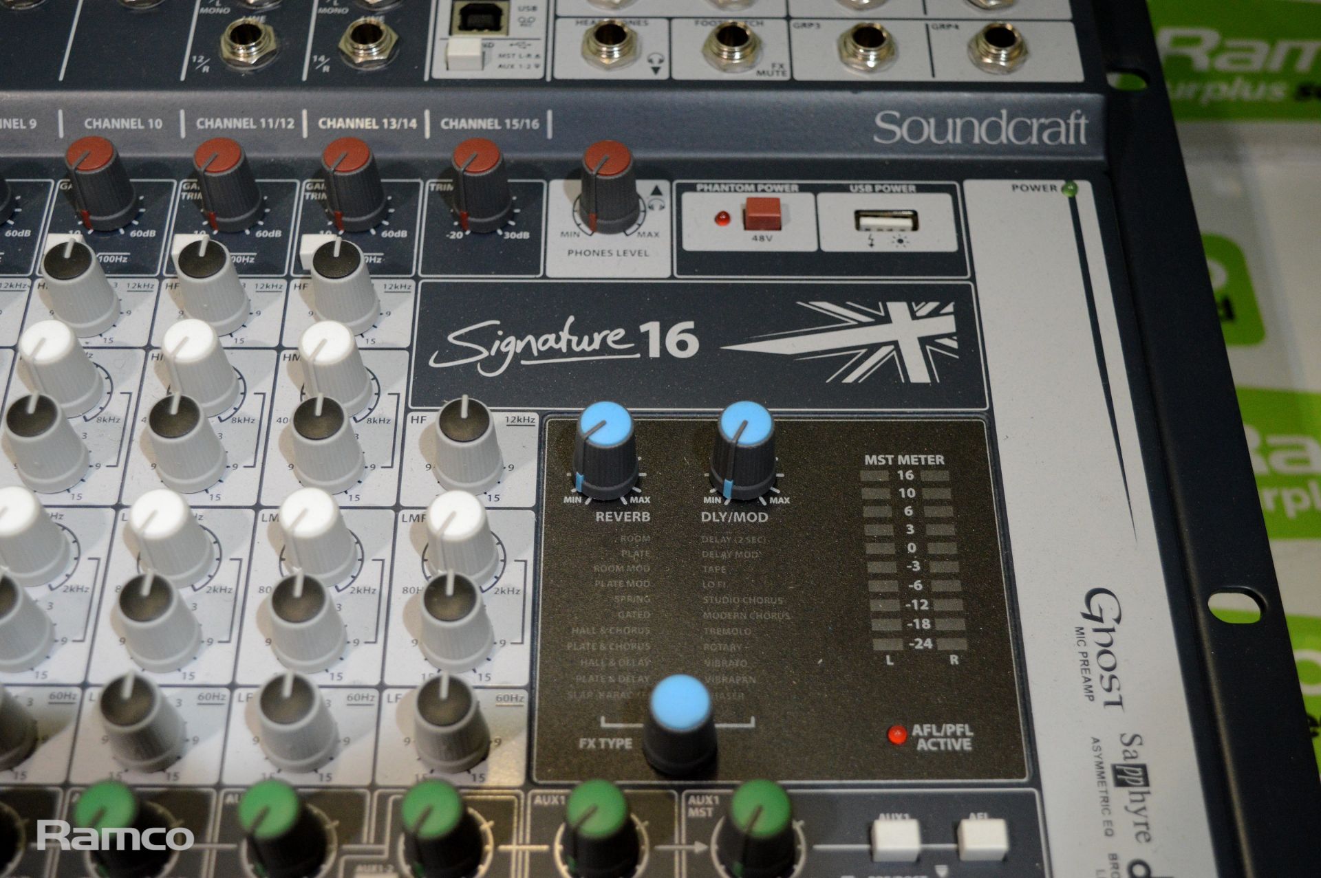 Soundcraft Signature 16 Mixing Desk - Model 5049558 - Image 3 of 5